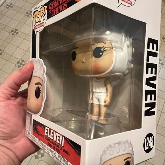 Funko Pop Stranger Things ELEVEN Vinyl Figure Exclusive - Picture 4 of 8